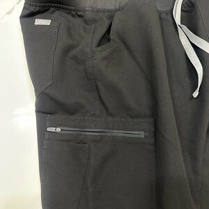 FIGS Women’s Black Pants